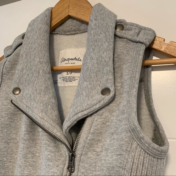 Aeropostale | Grey Vest - Picture 3 of 14